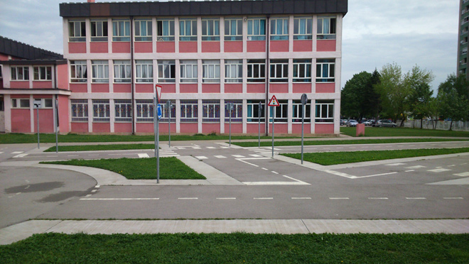 vertikalna signalizacija